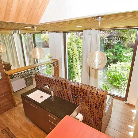 Luxurious With Sauna And Terrace 아파트 *